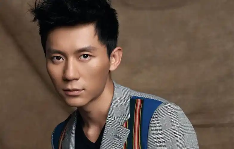 与范冰冰恋爱4年李晨到底是赚是赔