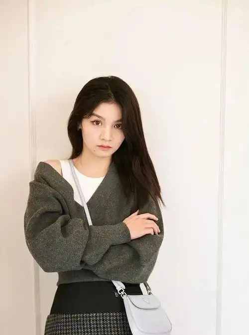 春夏新写真俏皮美艳雪肤玉貌细腰长腿太性感撩人