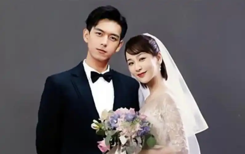 佟年世纪大婚来了,期待看到李现和杨紫