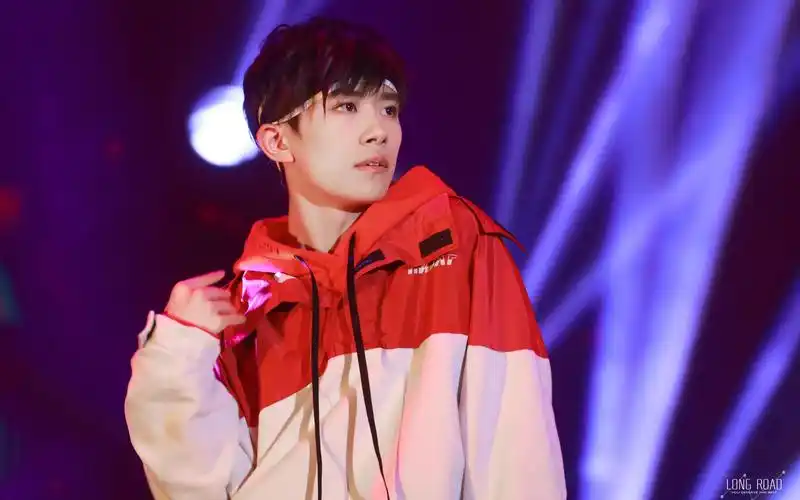 易烊千玺 成年礼舞蹈growing 直拍版 音效卡点炸翻