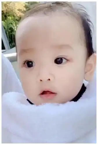 赵丽颖首次提到儿子,谈居家生活细节,言语间尽显母爱