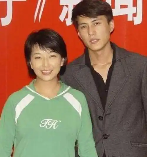 靳东前妻江珊靳东与前妻江珊离婚原因曝光