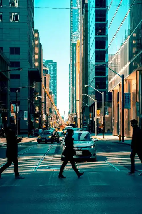 繁忙的街道鸟瞰图在街市附近的
