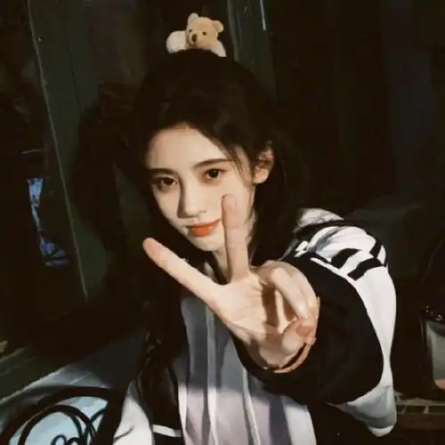 元气剪刀手美女头像