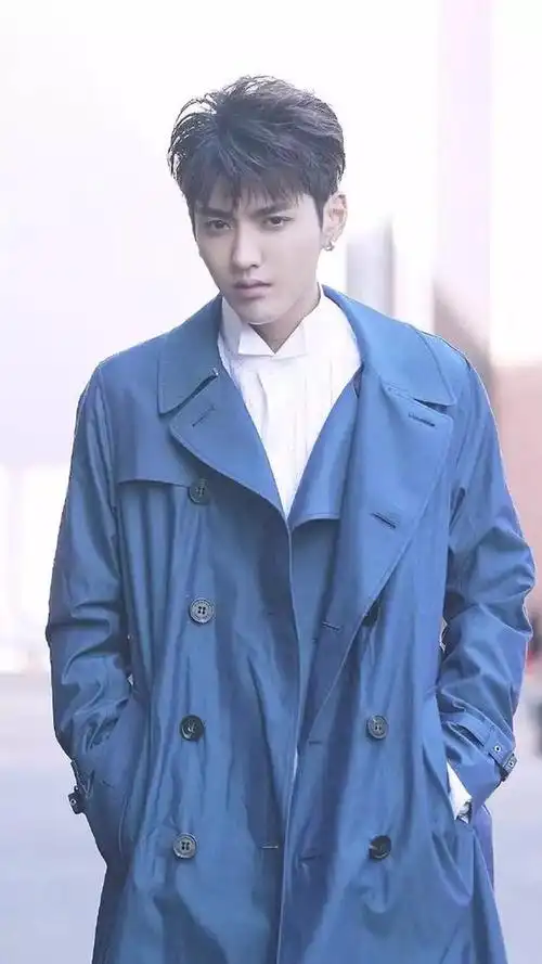 吴亦凡 | 天生的美颜,百变的发型,时尚的穿搭,行走的衣架