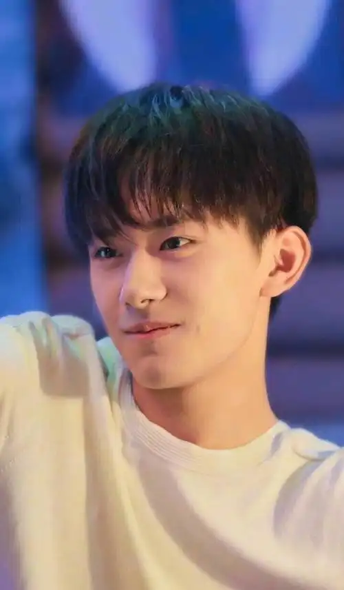 优秀的少年——易烊千玺