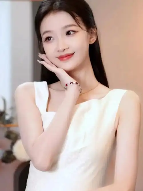 白皙细腻五官分明孙怡清新外貌备受瞩目