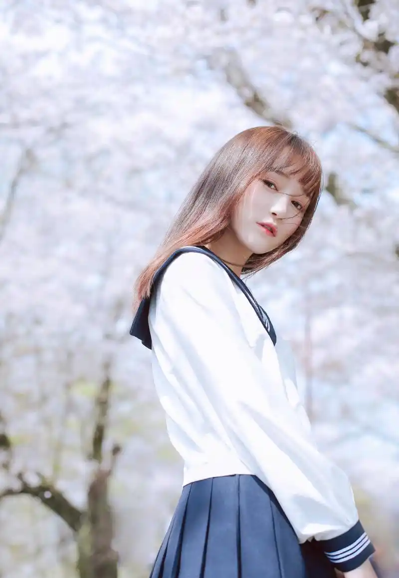 超短裙美女大学生水手制服诱惑图片