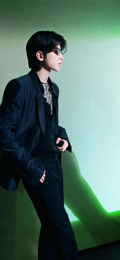 超有型蔡徐坤锁屏壁纸|蔡徐坤|壁纸|有型_新浪新闻
