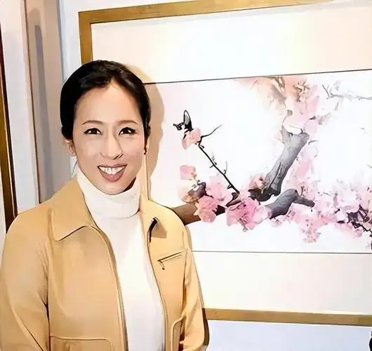 这一次,顶级豪门的教养和体面,在65岁朱玲玲身上展现得淋漓尽致