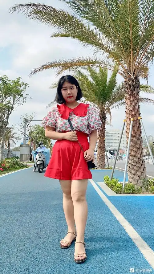 大码女孩篇一140斤矮胖女孩的大码套装