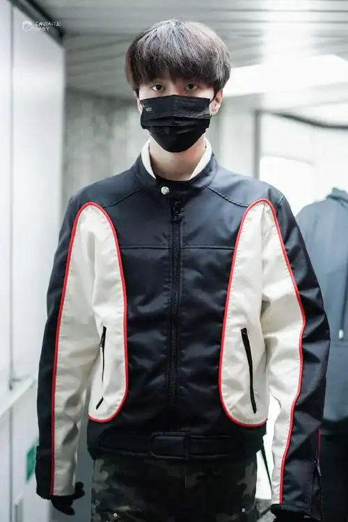 范丞丞机场顺毛造型