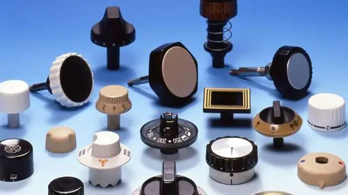 1959: 开始为炉灶行业生产热固性压制模具