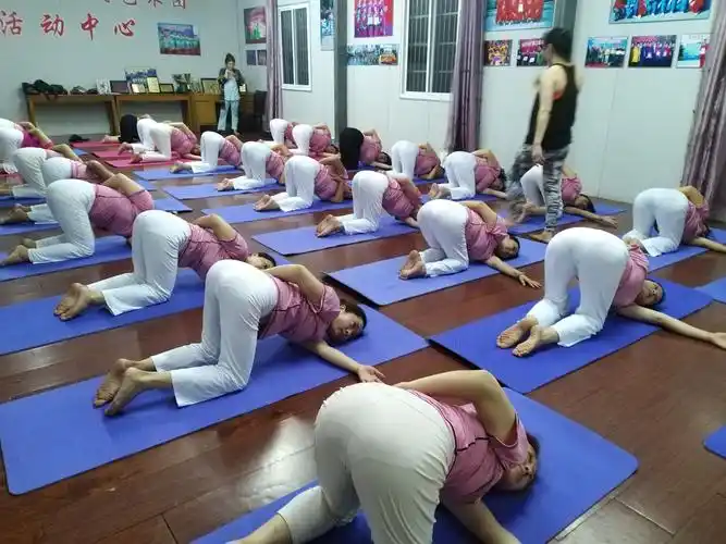 东降社区福利互动瑜伽课
