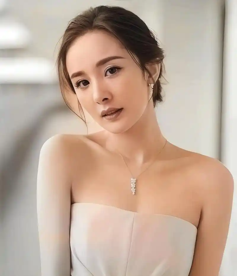 不依赖身材的杨幂最美.