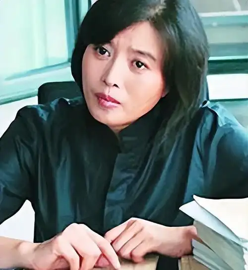 演员丁嘉丽两段婚姻伤人伤己对不起一双儿女今潜心向佛