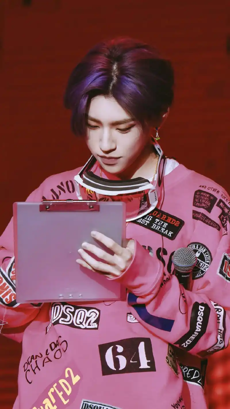 他不仅现场演唱了备受期待的《别叫我达芬奇》《unicorn》,还带来了