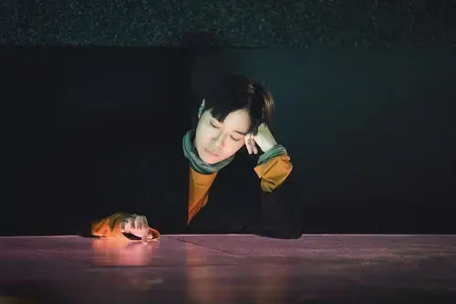 吴青峰太空备忘记演唱会服装造型