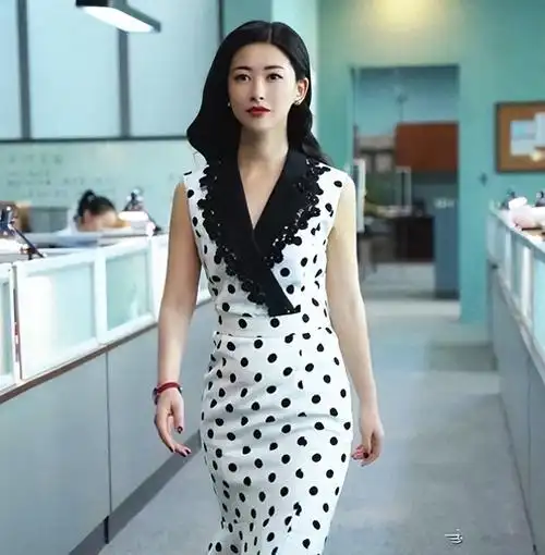 回顾朱珠连续10年入选世界百美37岁结婚生子她在追求什么