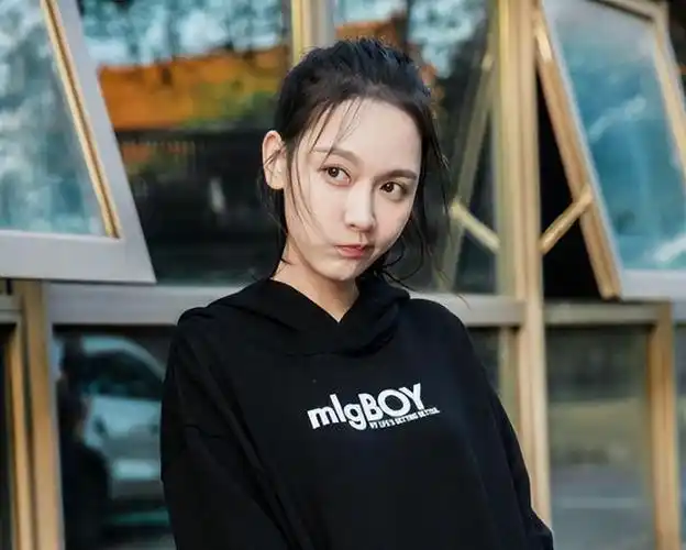 孙骁骁谁敢蹦极我就嫁给谁任重我敢网友真般配