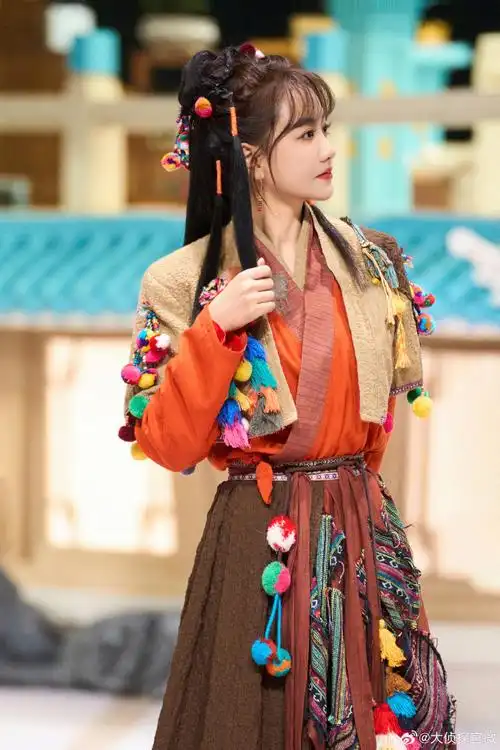 【《#大侦探决战山海之巅#》高清剧照】之蓉小乞@杨蓉:  丐帮高手蓉小