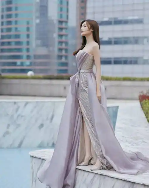 李一桐蝴蝶背这么明显?