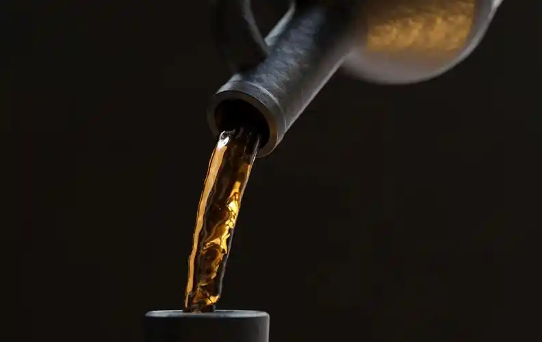 质感黑金龙舌兰酒瓶包装设计19图