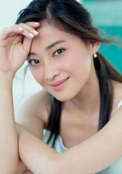 无滤镜也看不出丝毫皱纹,身材也是不得了年轻时的梅婷,美得不一般《大