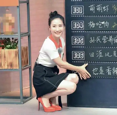 陶昕然依然秀色可餐更多了层美妈的光辉