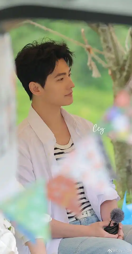 杨洋纯白西装大片##杨洋茶香男大