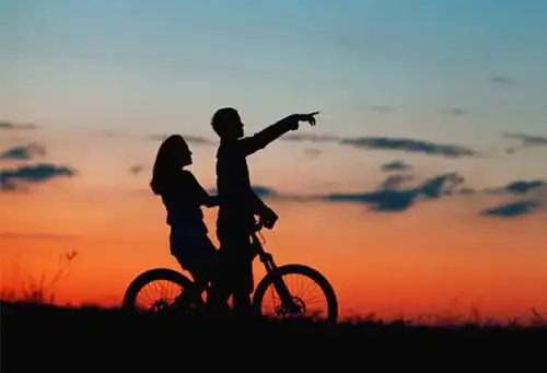 夕阳情侣图片_夕阳下的美好爱恋