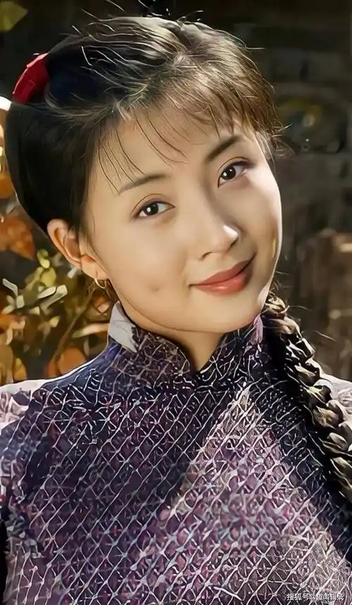 她年轻时迷死一大片男人,今41岁素颜仍很美,却不结婚不生孩子殷桃