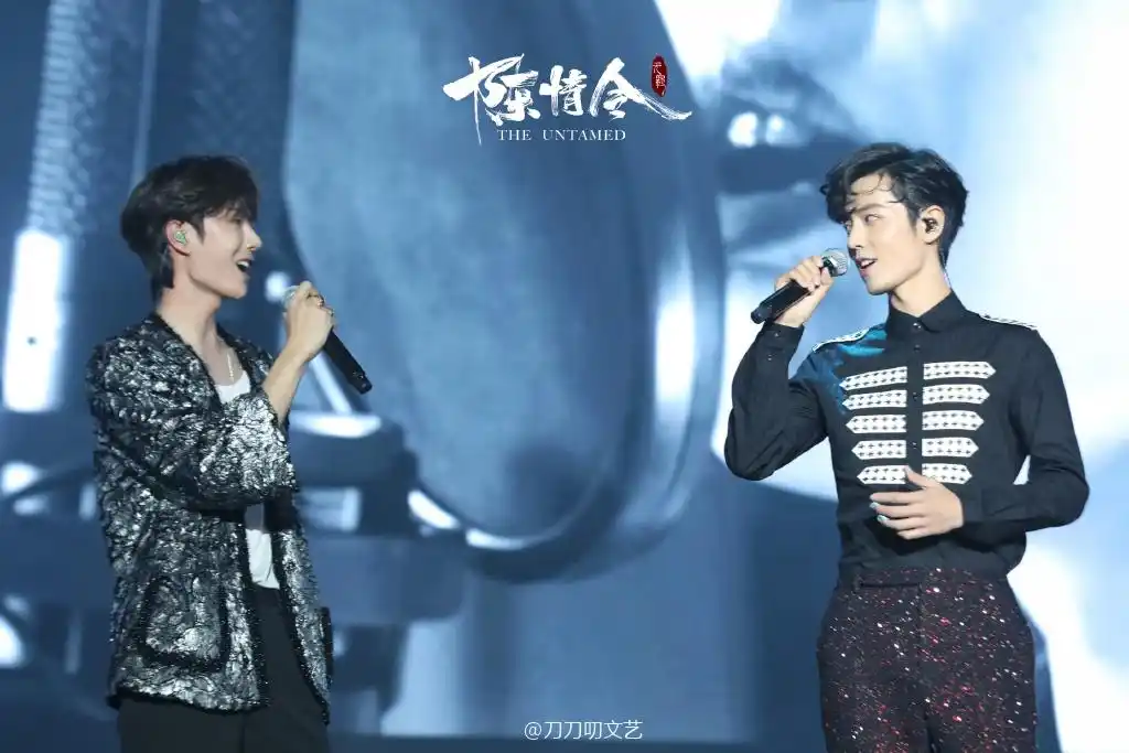 一晚赚一亿陈情令演唱会吸引320万人在线追肖战王一博洒泪告别