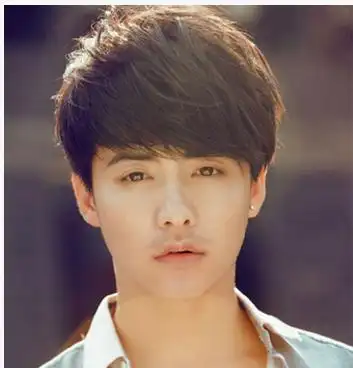 男生锅盖头发型:帅气时尚凸显潮男味道锅盖头