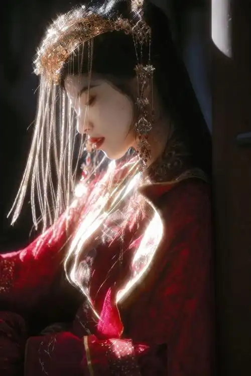 胡嘉欣|古风红衣大片上线