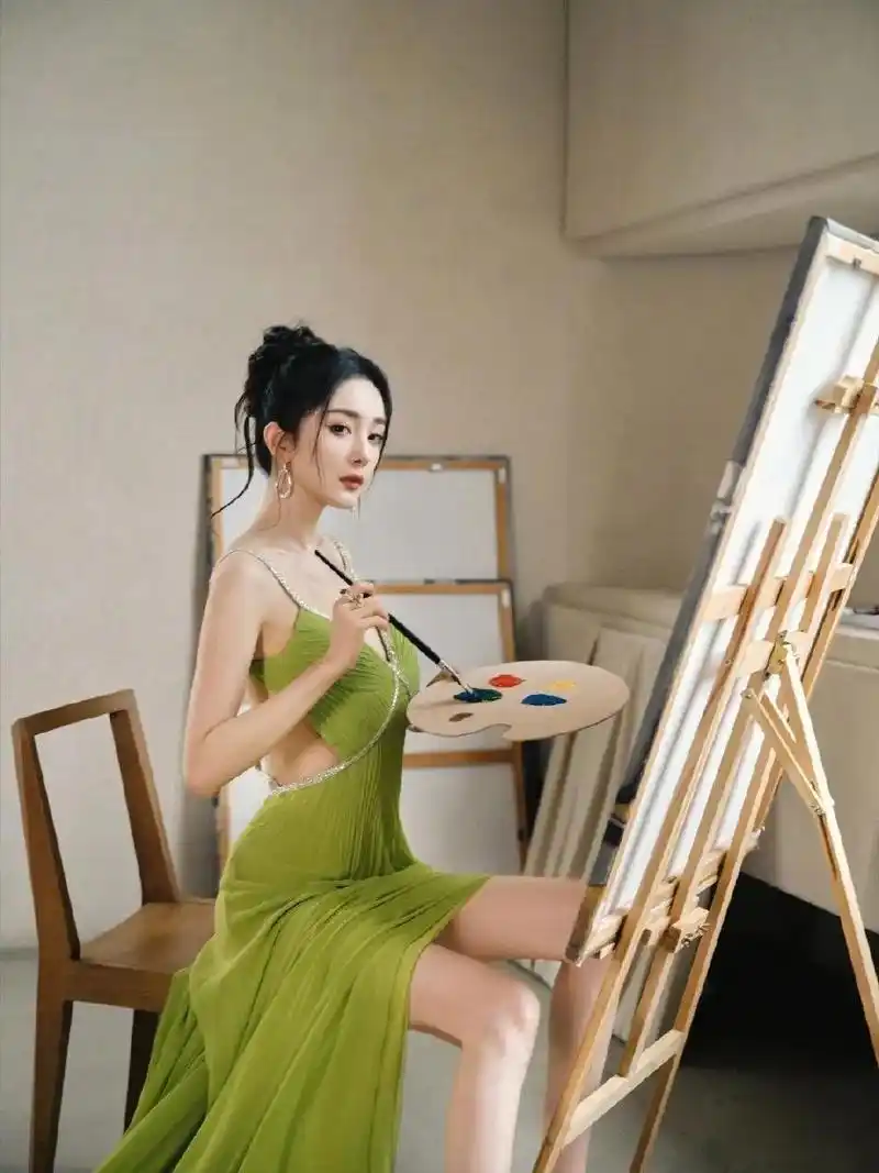 杨幂睡衣装太高级了, 没结婚的女人就是这么有没味道