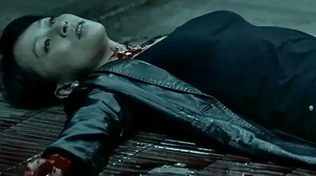 无间道里为什么陈冠希要撞死刘嘉玲是为了保护自己吗