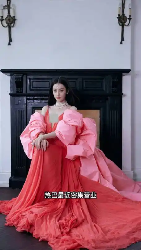 迪丽热巴#婚纱设计师诸岚的微博视频