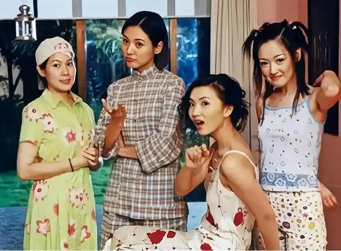 张延父亲早逝嫁大5岁香港演员生一女和丈夫拥有两个家