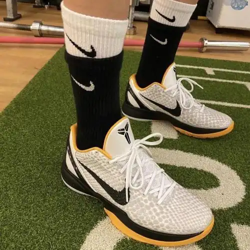 科比实战篮球鞋好物推荐71亲身上脚