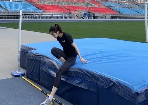 力压张豆豆位居第一,身高1米84拒绝选秀