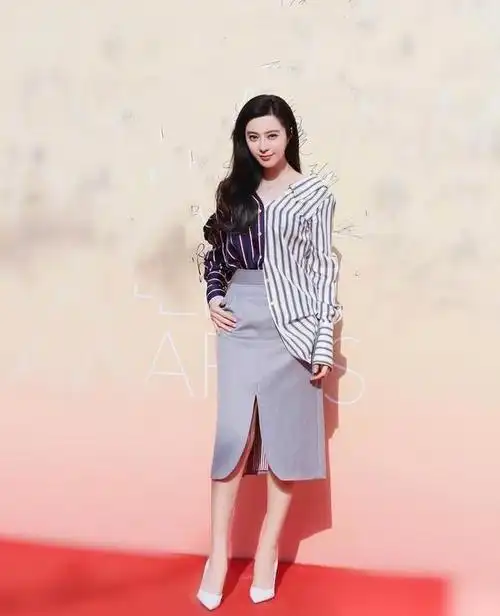 范冰冰又胖了?穿绿色连衣裙显腰粗胯大,整个人都变"宽"了