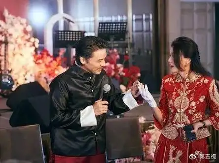 冯德伦派对大玩"蒙眼猜老婆"!|冯德伦|舒淇|张震_新浪新闻