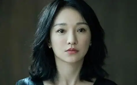 周迅18岁曾当人体模特,画作曝光好大胆!老公3年不见人被传离婚