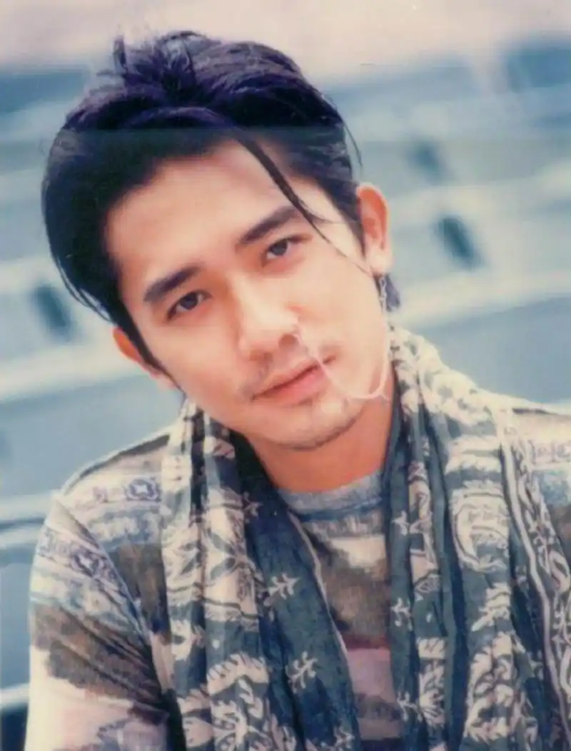 梁朝伟各个年龄段的照片,来看看哪张照片迷住了你?