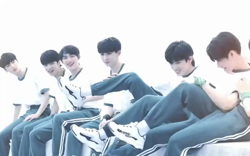 【时代少年团】海边青春洋溢的少年们