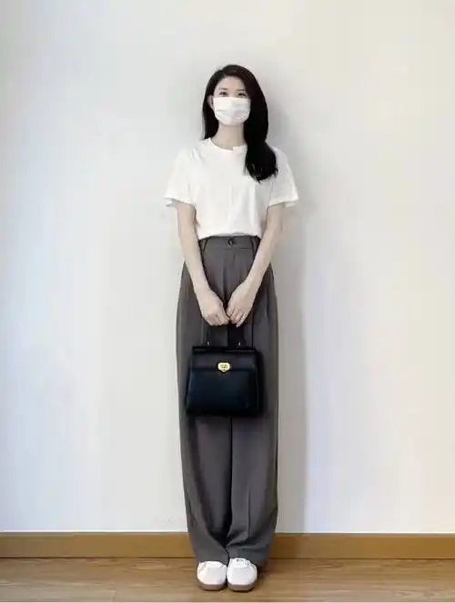 原创夏天女人穿阔腿裤搭配什么鞋子和上衣好看