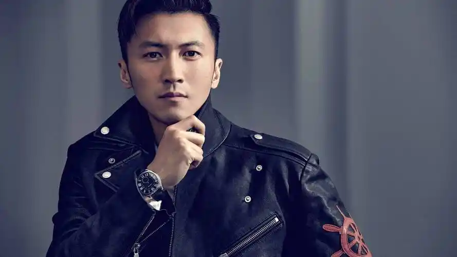 谢霆锋惊艳厨艺曝光,鲜花饺子成新宠,娱乐圈的厨神诞生!