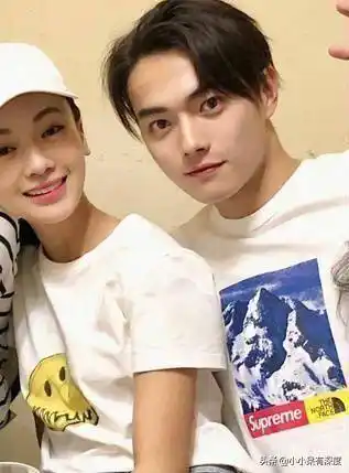 许凯帅气图片集锦,文艺十足的同时眼光深邃迷人,许凯爱情再被扒_造型