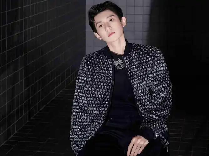 王源23岁生日,王俊凯易烊千玺卡点祝福,娱乐圈友情瞬间曝光!